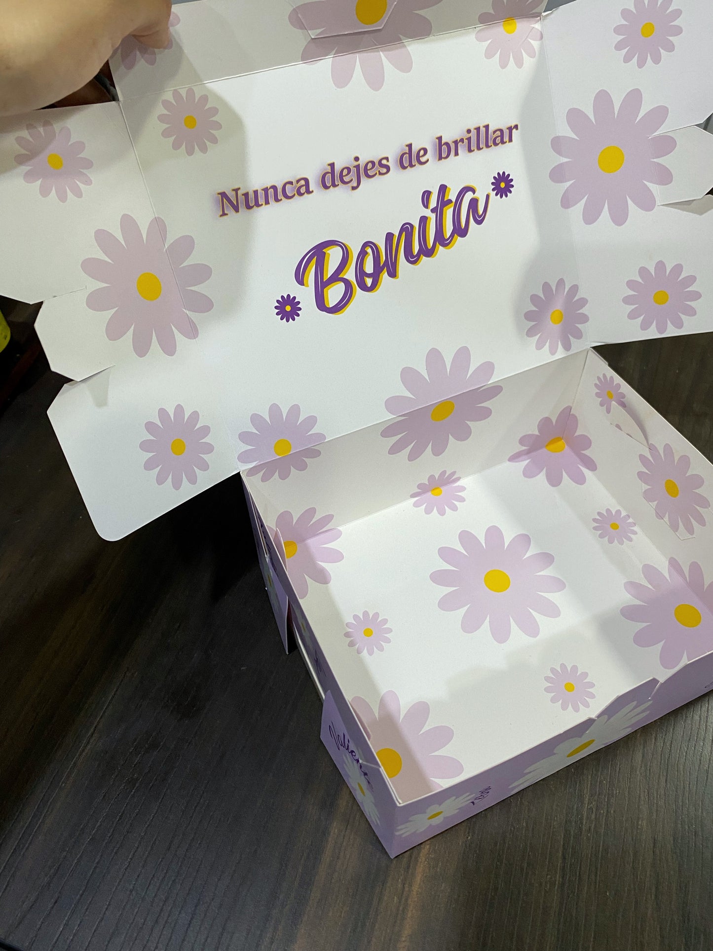 Caja para envíos: ¨Tu eres Imparable¨